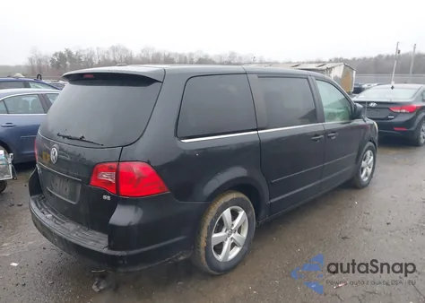 2010 Volkswagen Routan Se z USA, uszkodzony, nr VIN 2V4RW3D17AR272424